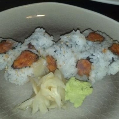 รูปภาพถ่ายที่ Wasabi Sushi &amp; Thai โดย Dave N. เมื่อ 3/10/2012