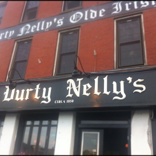 Foto tirada no(a) Durty Nelly&#39;s por Michelle L. em 8/14/2012