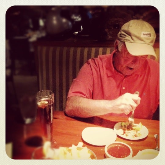 Photo taken at Cantina Laredo by Jerett F. on 6/18/2012