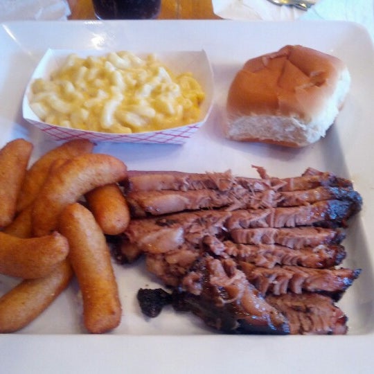 The Fire Pit Bbq Smokehouse Now Closed 950 Gateway Commons