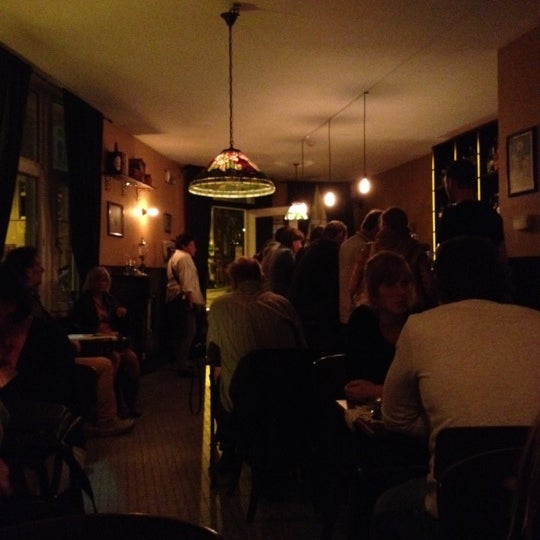 รูปภาพถ่ายที่ Old Fashioned Cocktail &amp; Absinthe Bar โดย Timothy S. เมื่อ 7/21/2012