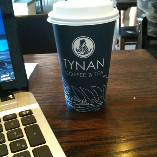 Снимок сделан в Tynan Coffee &amp; Tea пользователем Kourtney Y. 4/19/2012