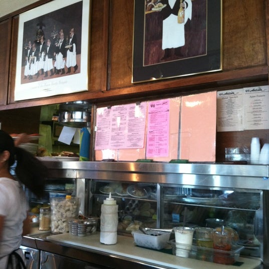 Foto tirada no(a) Artist&#39;s Cafe por Nicole C. em 7/14/2012