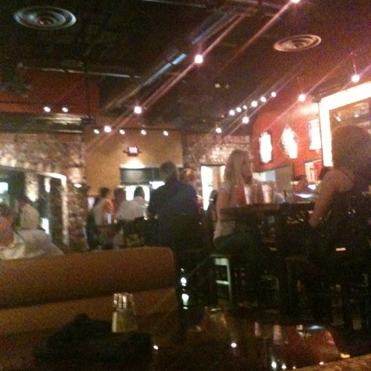 Foto diambil di BJ&#39;s Restaurant &amp; Brewhouse oleh Brevin S. pada 5/19/2012