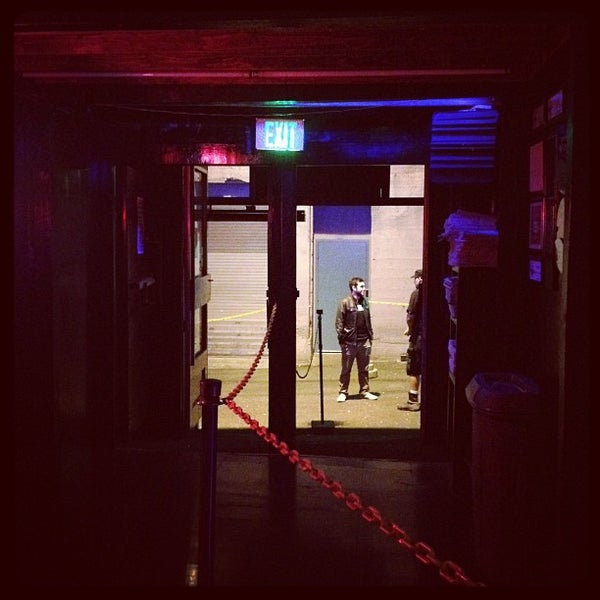 Photo taken at Neighbours Nightclub by Franz F. on 8/30/2012