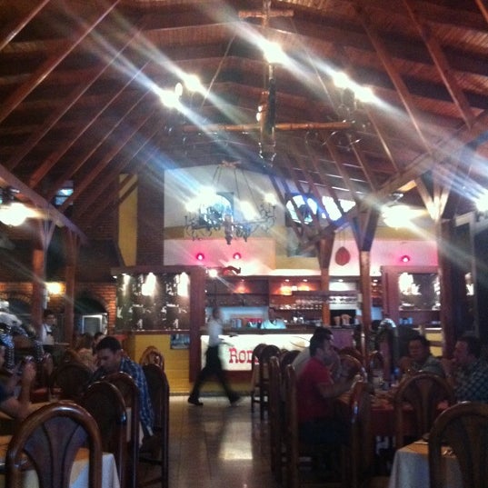 รูปภาพถ่ายที่ El Rodeo Steak House โดย Daniel C. เมื่อ 7/6/2012