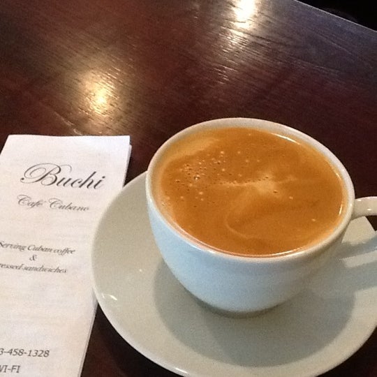 5/13/2012 tarihinde Karen G.ziyaretçi tarafından Buchi Cafe Cubano'de çekilen fotoğraf