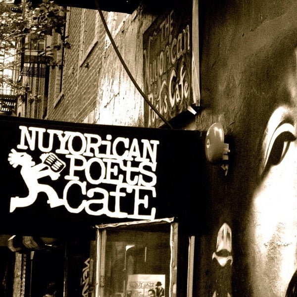 9/4/2012 tarihinde The Inspired Word NYCziyaretçi tarafından Nuyorican Poets Cafe'de çekilen fotoğraf
