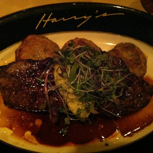 Снимок сделан в Harry&#39;s Savoy Grill пользователем Jonas R. 5/5/2012
