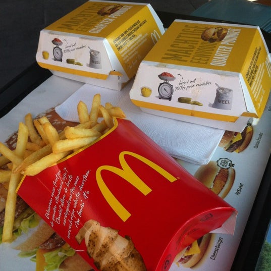 รูปภาพถ่ายที่ McDonald&#39;s โดย Harm S. เมื่อ 7/25/2012