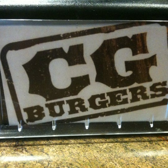 4/29/2012にShay W.がCG Burgersで撮った写真