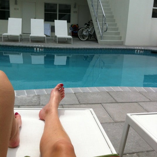 รูปภาพถ่ายที่ Aqua Hotel โดย Jenny O. เมื่อ 6/2/2012