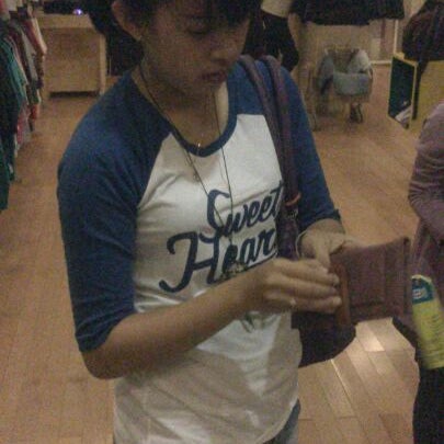 95 Jaket Ouval Research Bintaro HD