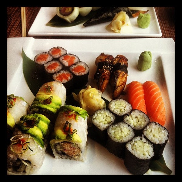 Photo prise au SUteiShi Japanese Restaurant par Will C. le5/15/2012