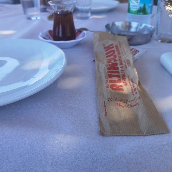 Foto tirada no(a) Altınoluk Kahvaltı &amp; Restaurant por 💭💭AlpeR✅💭💭 I. em 6/25/2022