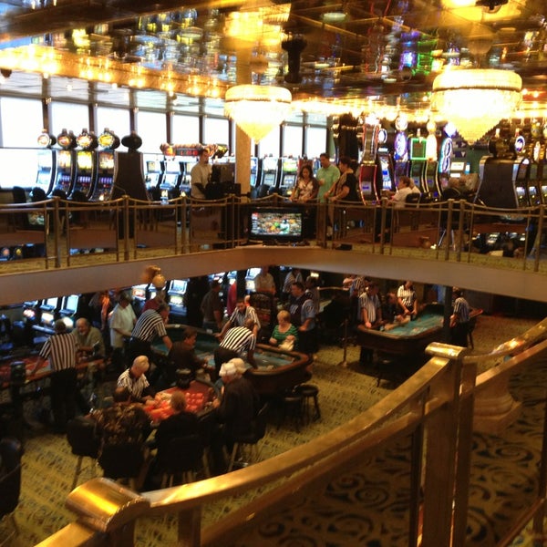1/14/2013 tarihinde Natalie L.ziyaretçi tarafından Victory Casino Cruises'de çekilen fotoğraf