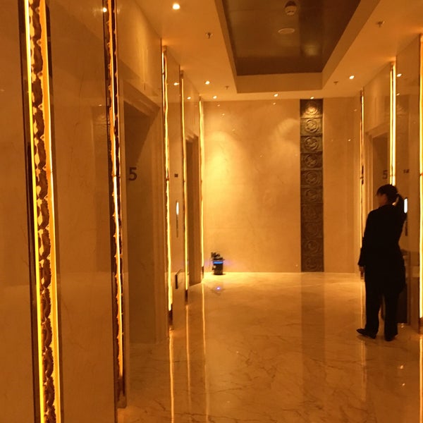Das Foto wurde bei Guangzhou Marriott Hotel Tianhe von Sanq L. am 8/15/2017 aufgenommen