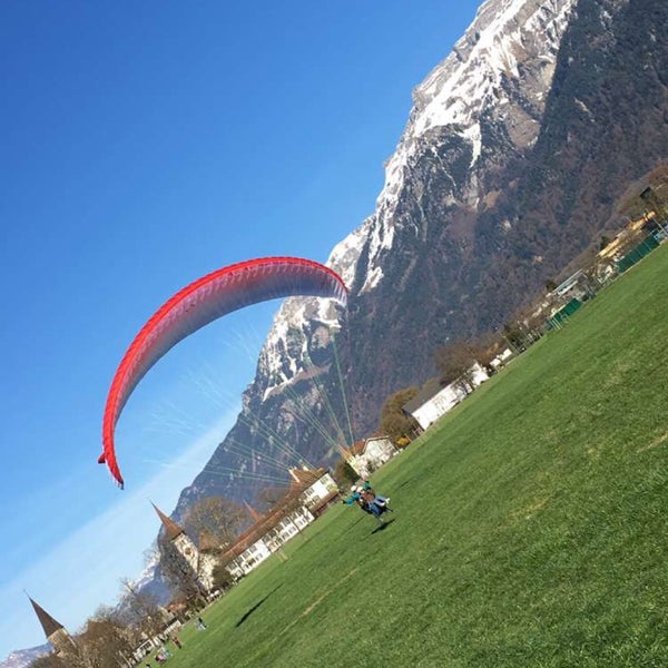 Снимок сделан в AlpinAir Paragliding Interlaken пользователем Jasem A. 4/10/2016