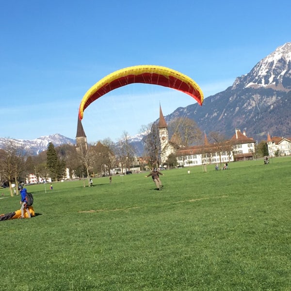 Das Foto wurde bei AlpinAir Paragliding Interlaken von Jasem A. am 4/10/2016 aufgenommen