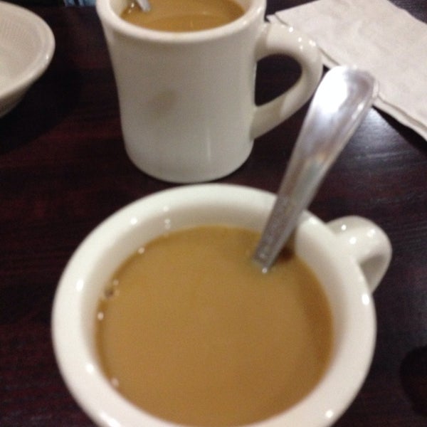 Photo taken at Townsquare Diner by Geneo on 11/2/2013