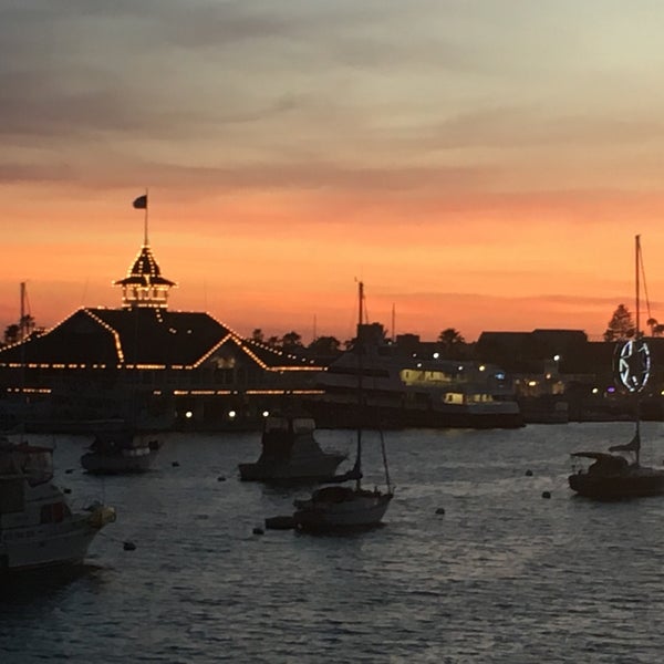 Foto diambil di Balboa Bay Resort oleh Filbert W. pada 4/21/2016