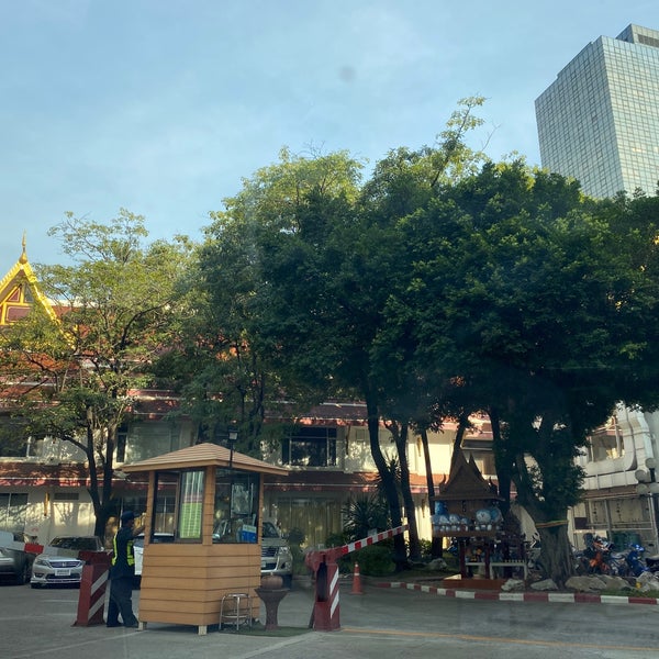 Foto diambil di The Montien Hotel Bangkok oleh Wnt W. pada 1/11/2021
