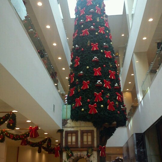 Photo taken at Mall Portal Centro by Andres C. on 10/29/2012