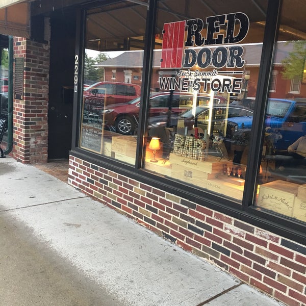 Red Door Wine Store On Behance 1804 Ne Burgandy Cir Lees Summit Mo 64086 Zillow