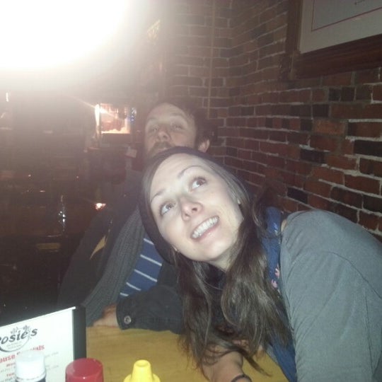 11/22/2012 tarihinde Lauren C.ziyaretçi tarafından Rosie&#39;s Restaurant &amp; Pub'de çekilen fotoğraf