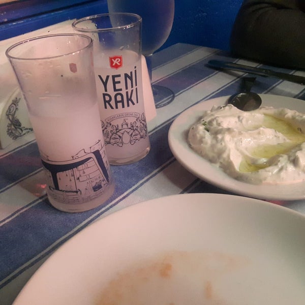 Das Foto wurde bei Ali Baba Restaurant Kadıköy von Emrah I. am 11/28/2018 aufgenommen