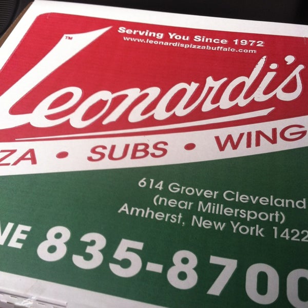 Foto diambil di Leonardi&#39;s Pizzeria oleh Jason C. pada 6/8/2013