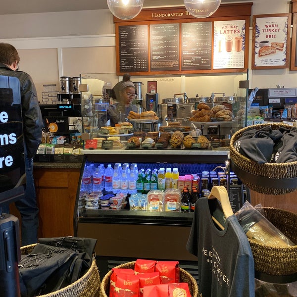 Das Foto wurde bei Peet&#39;s Coffee &amp; Tea von Jeff H. am 11/26/2019 aufgenommen