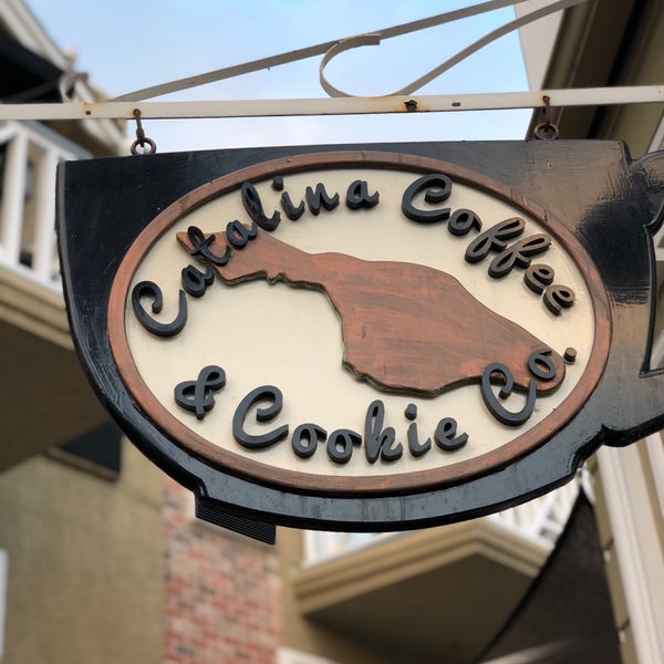 รูปภาพถ่ายที่ Catalina Coffee &amp; Cookie Co. โดย Jeff H. เมื่อ 10/8/2018