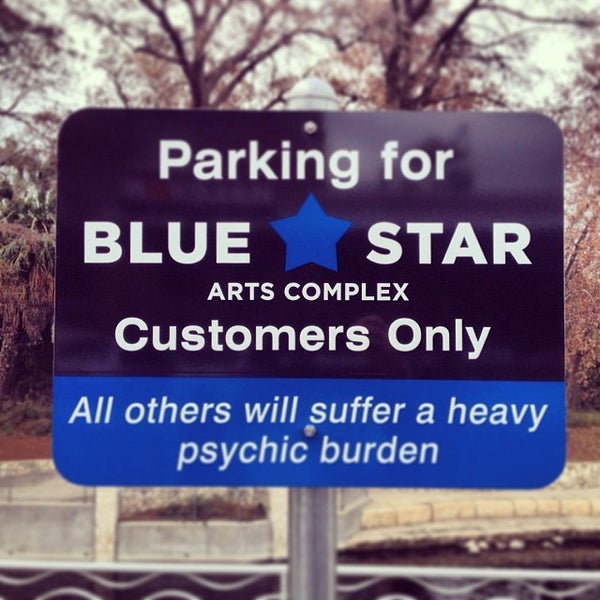Foto tirada no(a) Blue Star Arts Complex por Jeff H. em 1/1/2014