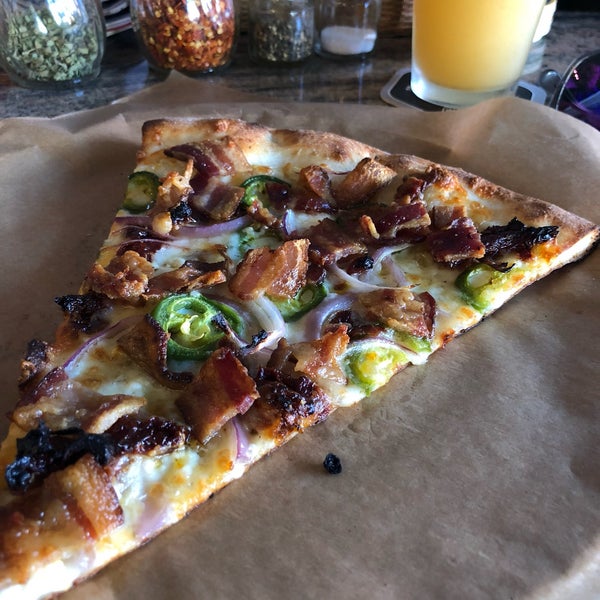 3/8/2018 tarihinde Jeff H.ziyaretçi tarafından Bobby G&#39;s Pizzeria'de çekilen fotoğraf