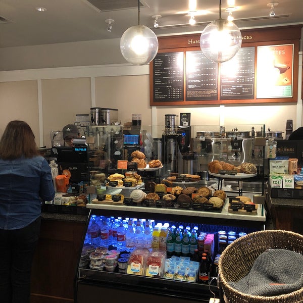 Photo taken at Peet&#39;s Coffee &amp; Tea by Jeff H. on 9/27/2019