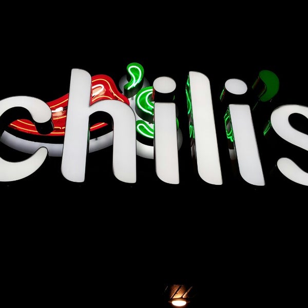 รูปภาพถ่ายที่ Chili&#39;s Grill &amp; Bar โดย Brian M. เมื่อ 3/18/2013