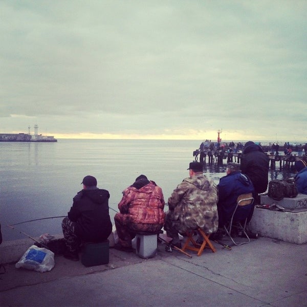 Морпорт сочи набережная. Морпорт сочи причалы. Морской пассажирский терминал сочи. 9 причал. Теплоход «рио-1» (северный речной вокзал).