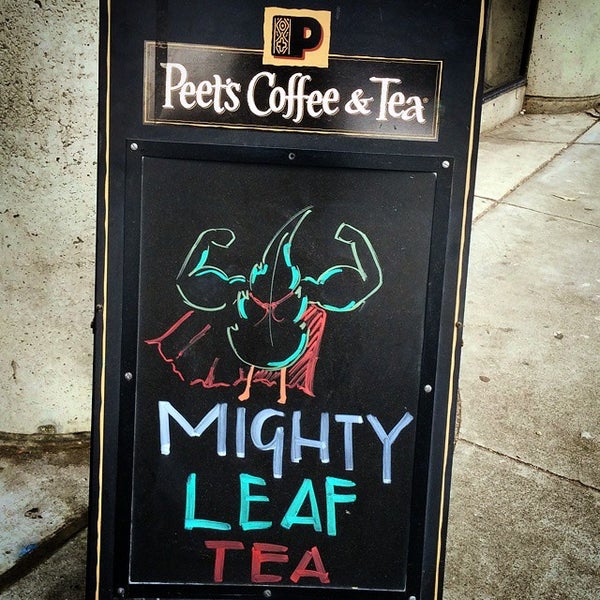 รูปภาพถ่ายที่ Peet&#39;s Coffee &amp; Tea โดย Eddie C. เมื่อ 5/15/2015