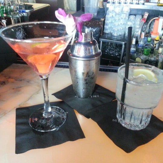 Das Foto wurde bei Blue Martini Lounge von Chelsea S. am 11/3/2012 aufgenommen