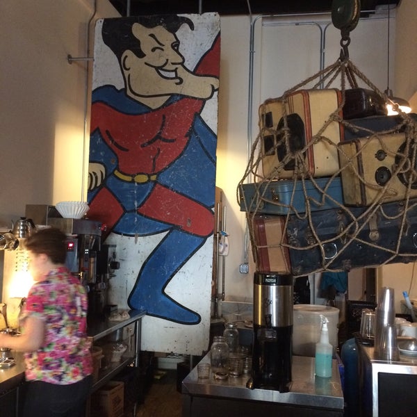 Photo prise au Bow Truss Coffee par Amanda M. le6/10/2015