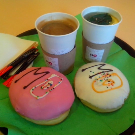 Снимок сделан в MO Donuts &amp; Coffee пользователем Вера В. 2/3/2013