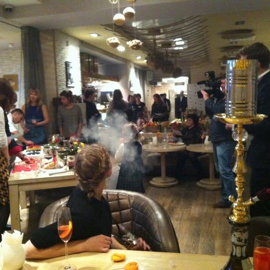 11/21/2012 tarihinde Vitaly C.ziyaretçi tarafından Ресторан Famous'de çekilen fotoğraf