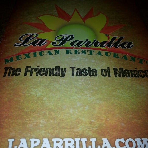 Foto diambil di La Parrilla Mexican Restaurant oleh Kii M. pada 8/20/2013