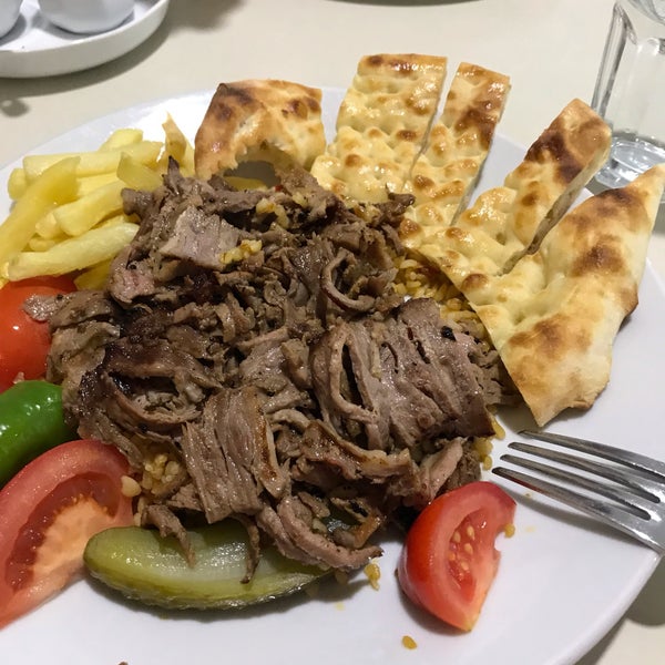 Das Foto wurde bei Fatsalı Hünkar Restoran von Selim Y. am 11/26/2018 aufgenommen