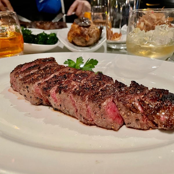 Foto scattata a RPM Steak da charleen il 12/31/2020