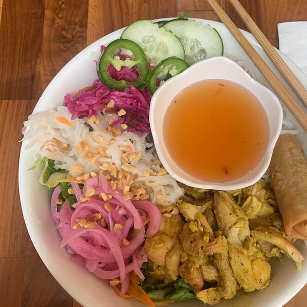 Foto tirada no(a) Saigon Sisters Restaurant por charleen em 7/8/2019