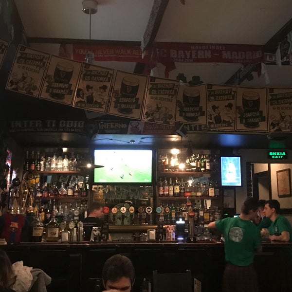 Foto tirada no(a) Dublin Pub por Ceyhan C. em 3/7/2018