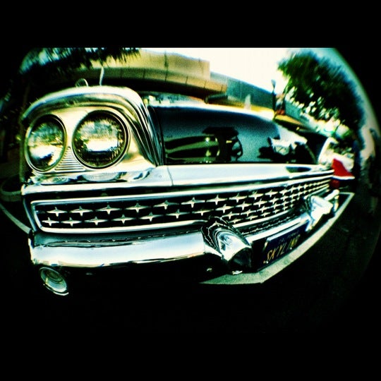 Снимок сделан в California Auto Museum пользователем Mike K. 11/24/2012