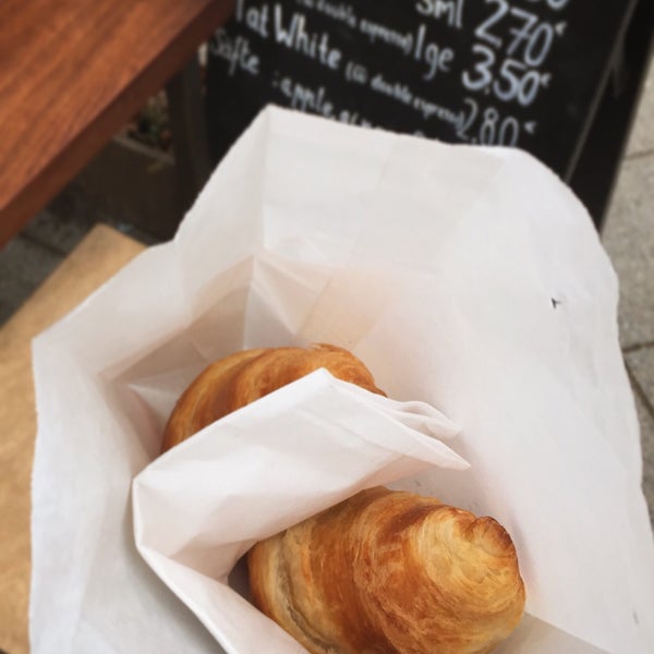 Try their heavenly freshly-baked croissants!